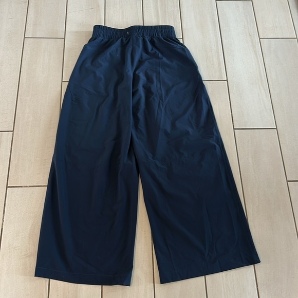 Lululemon Swift Midrise Wide Leg Pant Navy - Picture 5 of 6